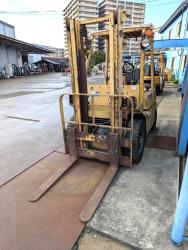2tフォークリフト　2t Fork Lift