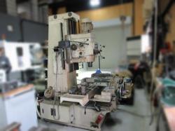 フライス盤　Milling Machine