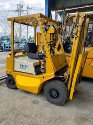 1.5t　フォークリフト　1.5t Fork Lift