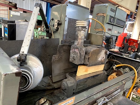 平面研削盤　Surface grinding machine