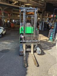 1.3t　リーチリフト　Reach type fork lift