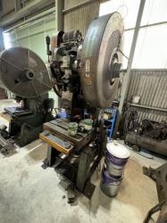 30tプレス　30TON Press Machine