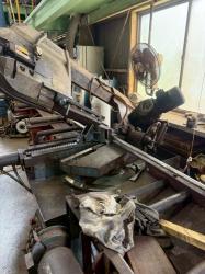 バンドソー　Band Sawing Machine