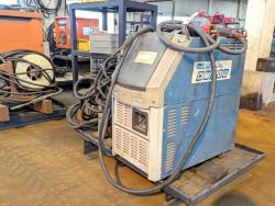 半自動溶接機　Welding Machine