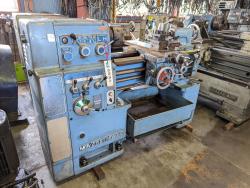 旋盤　Lathe