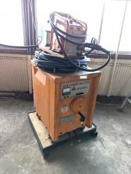 半自動溶接機　Welding Machine