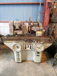 円筒研削盤　Cylindrical grinding machine