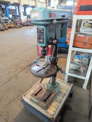 卓上ボール盤　Drilling Machine