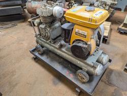エンジンコンプレッサー　Engine Compressor