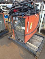 半自動溶接機　Welding Machine
