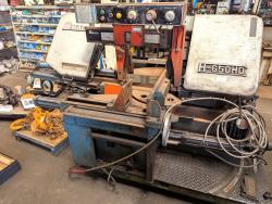 バンドソー　Band Sawing Machine