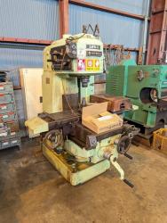 フライス盤　Milling Machine