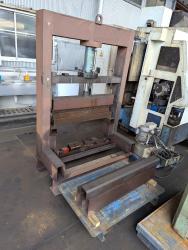 自家製プレス　Press Machine