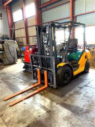 2.5tフォークリフト　2.5TON Fork Lift