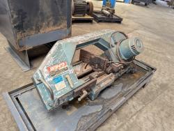 バンドソー　Band Sawing Machine
