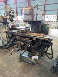 フライス盤　Milling Machine