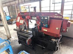 バンドソー　Band Sawing Machine