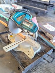 スライド丸ノコ　Woodworking Machine