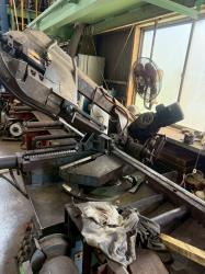 バンドソー Band Sawing Machine
