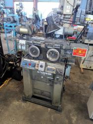 円筒研削盤　Cylindrical Grinder