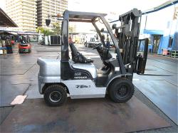 2.5tフォークリフト　2.5TON Fork Lift